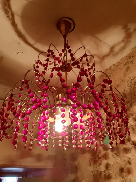 Продам люстру производство Чехословакия.