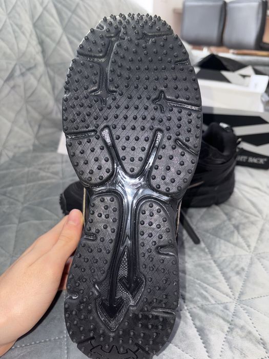 Off White Be Right Back