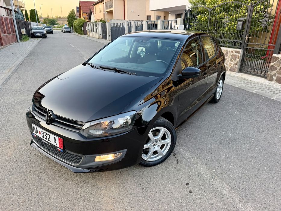 VOLKSWAGEN Polo 2010