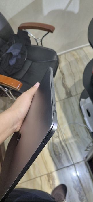 Macbook Pro M2 8/256GB touchBar