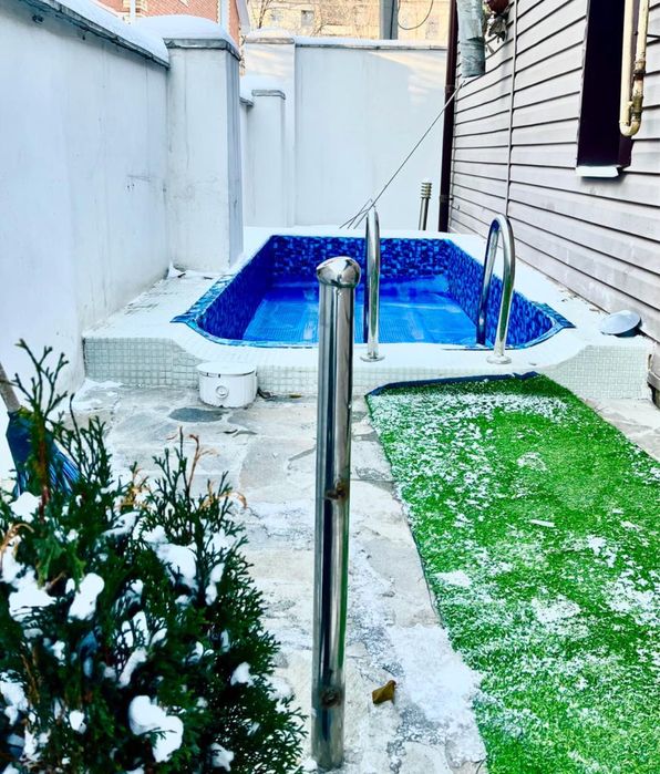 Дом посуточно до 60 человек,центр