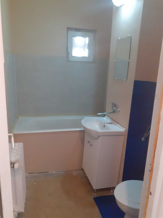 Inchiriez apartament 2 camere in zona centrala