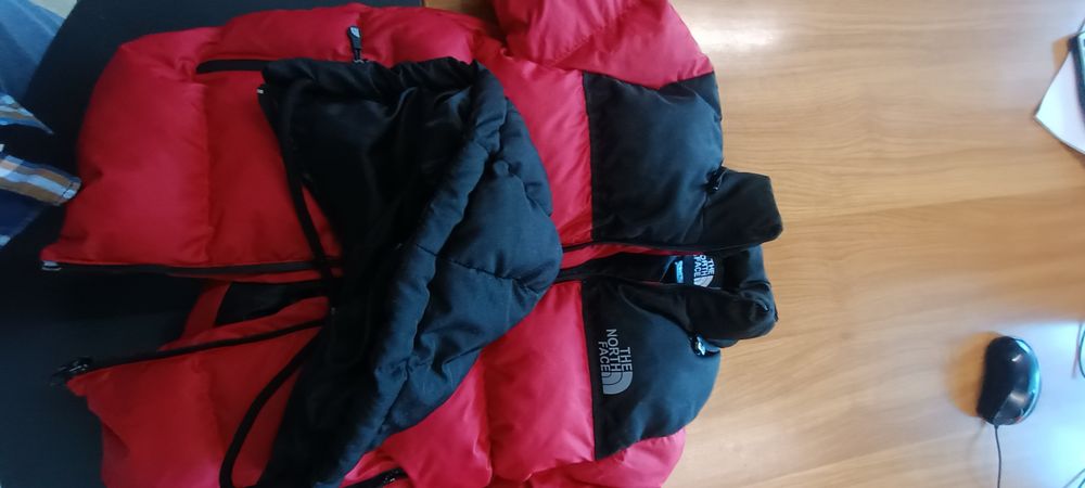 Зимно яке със сваляща се качулка