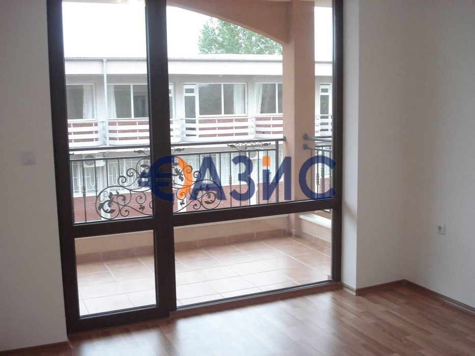 Продава се Тристаен апартамент в к.к. Слънчев бряг - 92 кв.м за 1370 €/кв.м - Снимка #2