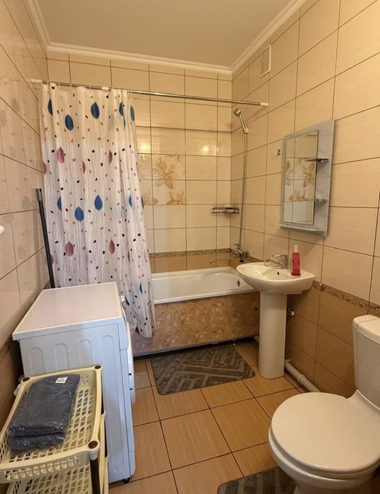 Продам 2 к.кв. Батыс 2