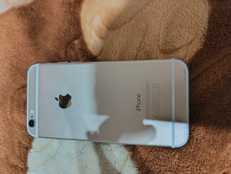 iPhone 6 alb cu 32 GB