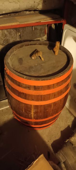 Дъбово буре за вино