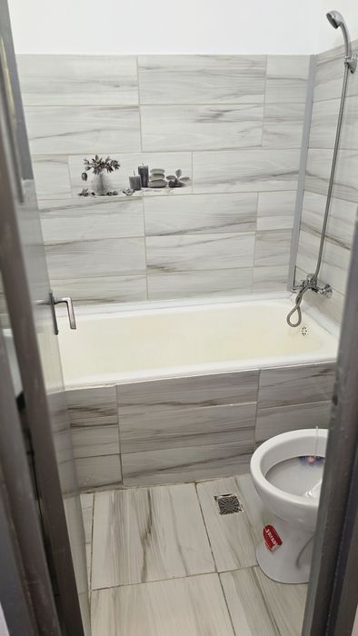 Închiriez Garsoniera