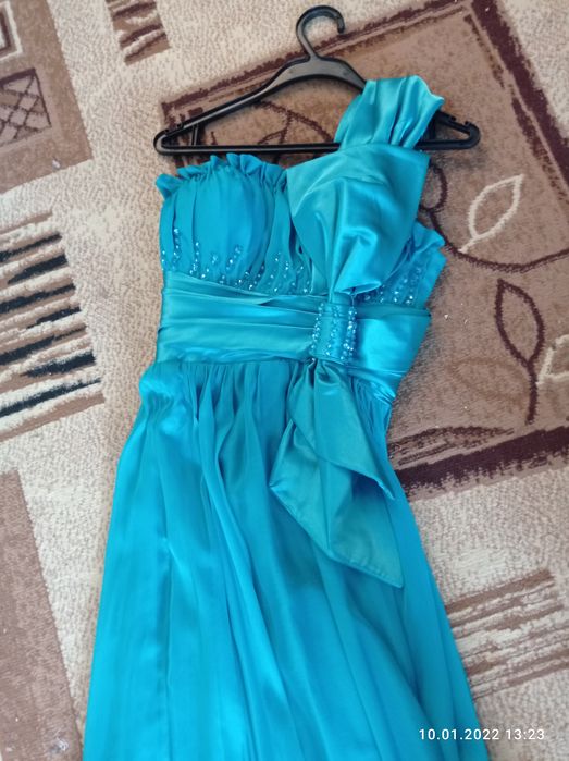 Продам шикарные платья