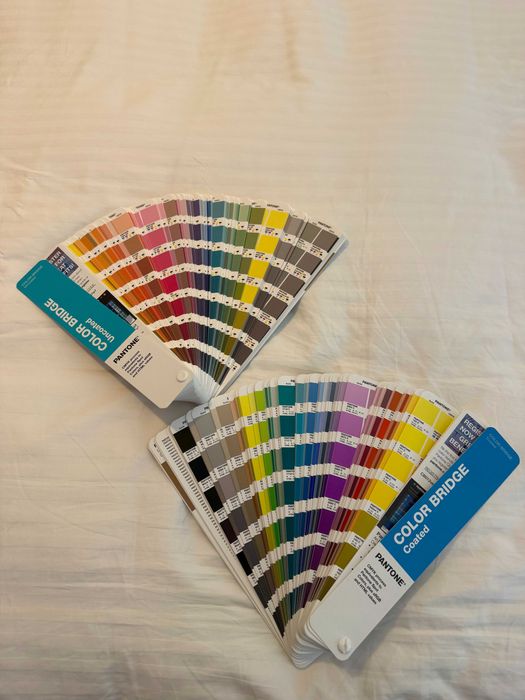 Pantone - Ghid culori profesionale