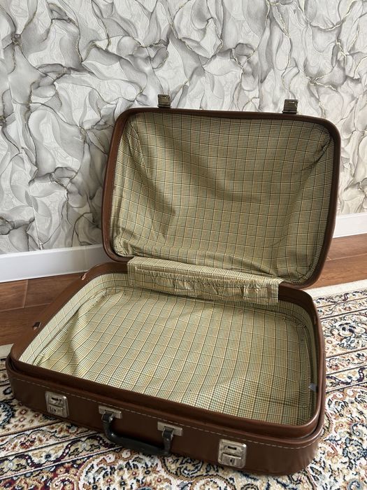 Винтажный чемодан