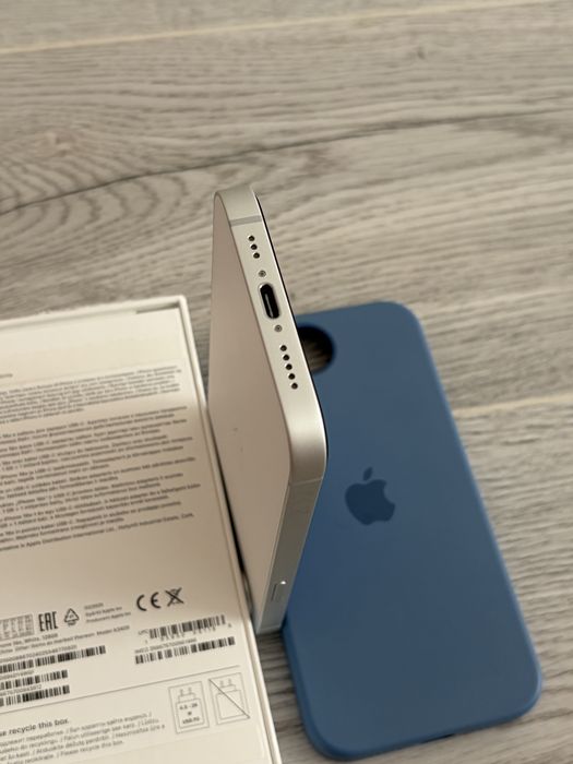 Продам iPhone 16E