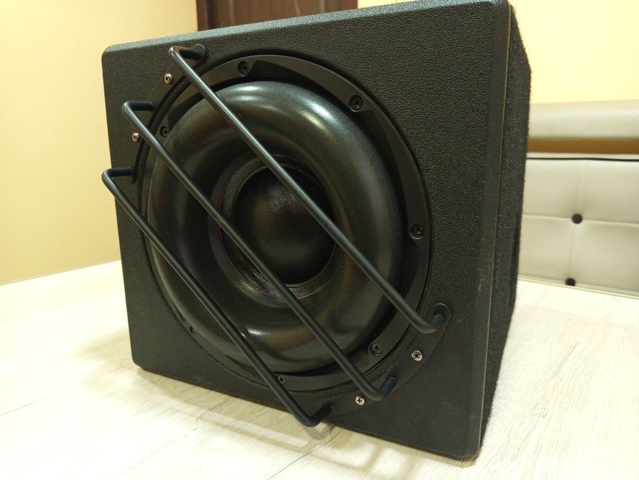 Сабвуфер сотилади