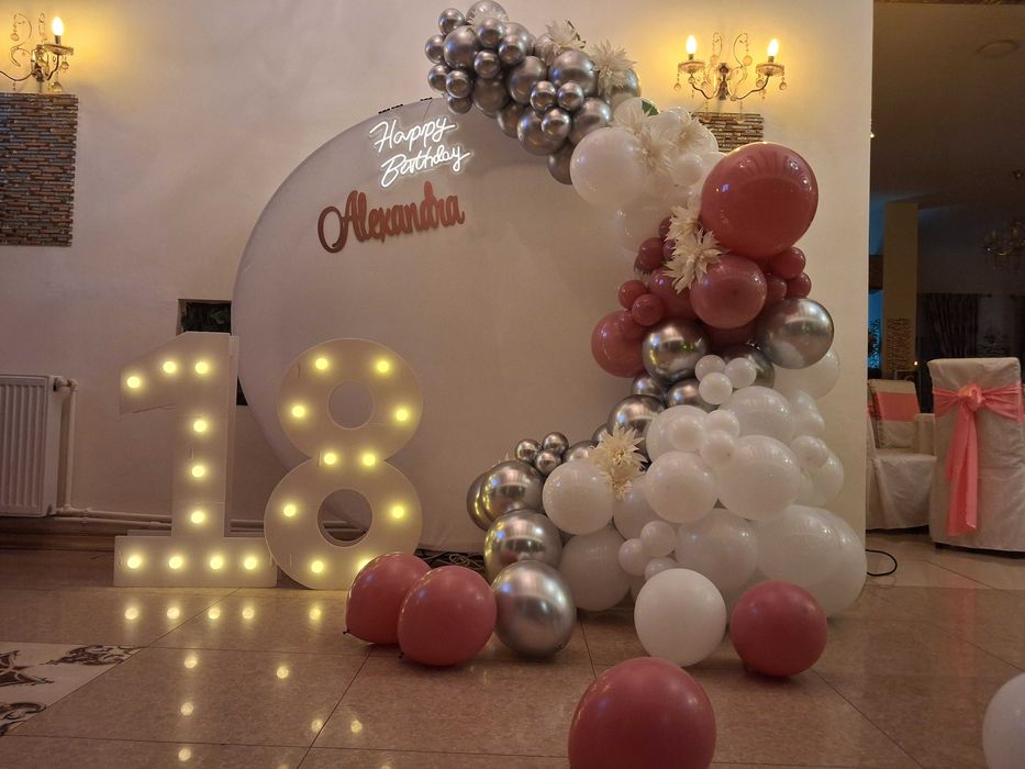 Aranjamente baloane majorat Arcada 18 ani Decor aniversare/zi nastere