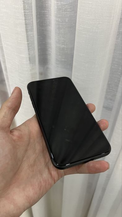 iPhone 11 black