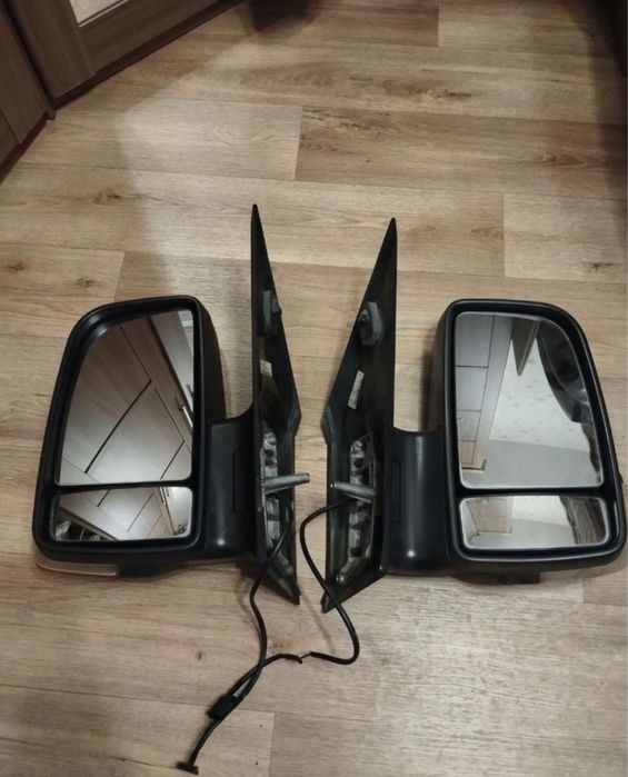 Продам зеркала на Мерседес Спринтер W906 оригинальные