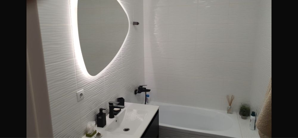 Apartament 3 camere // spre închiriere