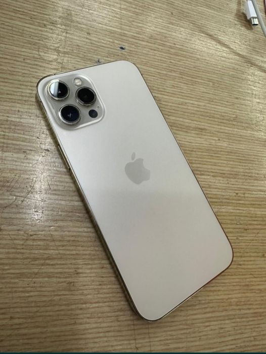 IPHONE 12 Pro max .   .