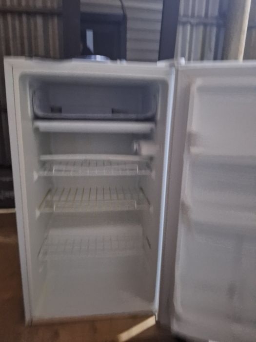 Срочно продается мини холодильник