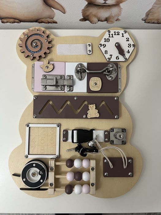 Placă interactivă cu activități tip Montessori