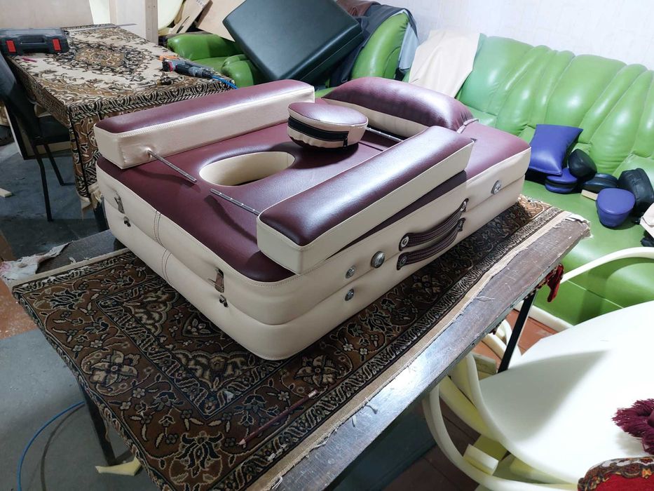 Профессиональная кушетка для массажа