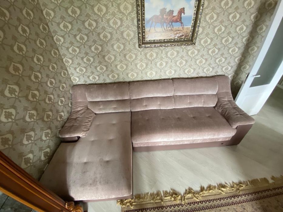 Угловой диван. Раскладной.