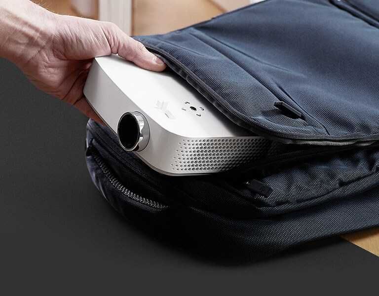 Преносим проектор LG PF50KG (до 100 картина FULL HD) + екран 68 инча