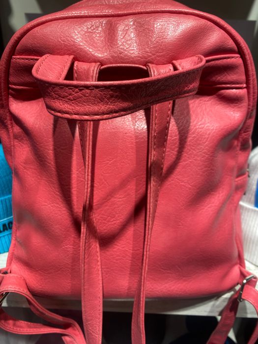 Раница изкуствена кожа и ушанки