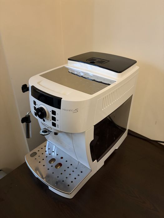 Кафеавтомат Delonghi Magnifica S