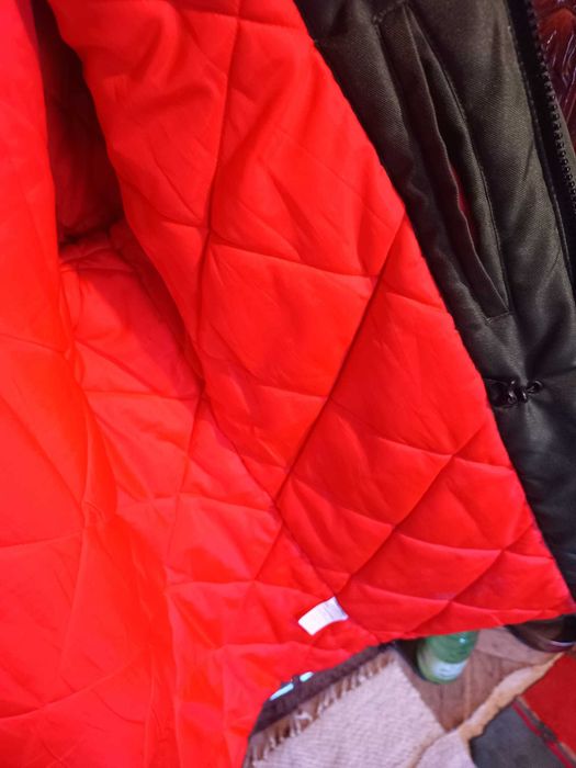 Parka Jack & Jones – Comfort și Stil pentru Iernile Reci