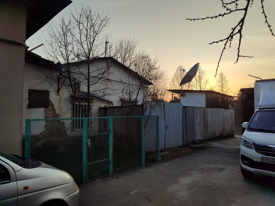 Продается участок  в Мирзо Улугбекском районе 2.5 сотки