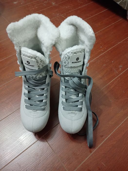 Продам коньки почти новые