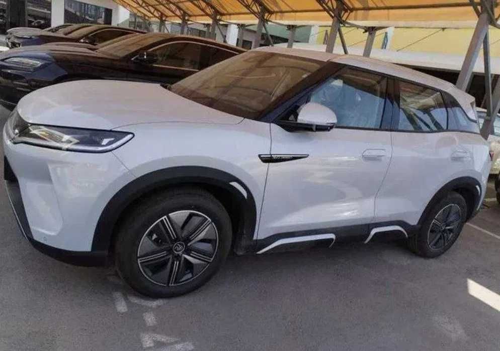 BYD Yuan Up aksiya tez ulgirib qoling