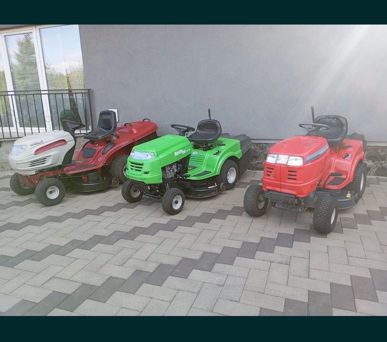 Tractoraș tuns iarba gazon