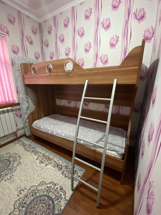 Двухъярусная кровать
