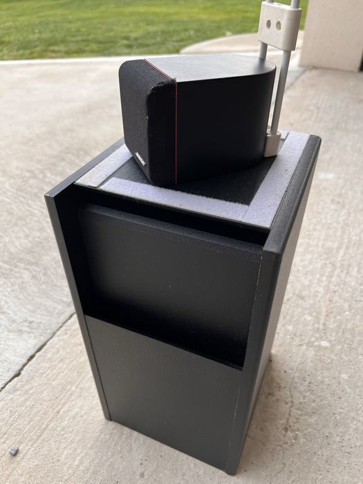 3 Boxe BOSE seria 2, 3 si un satelit