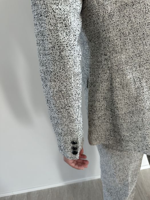 Дамски костюм