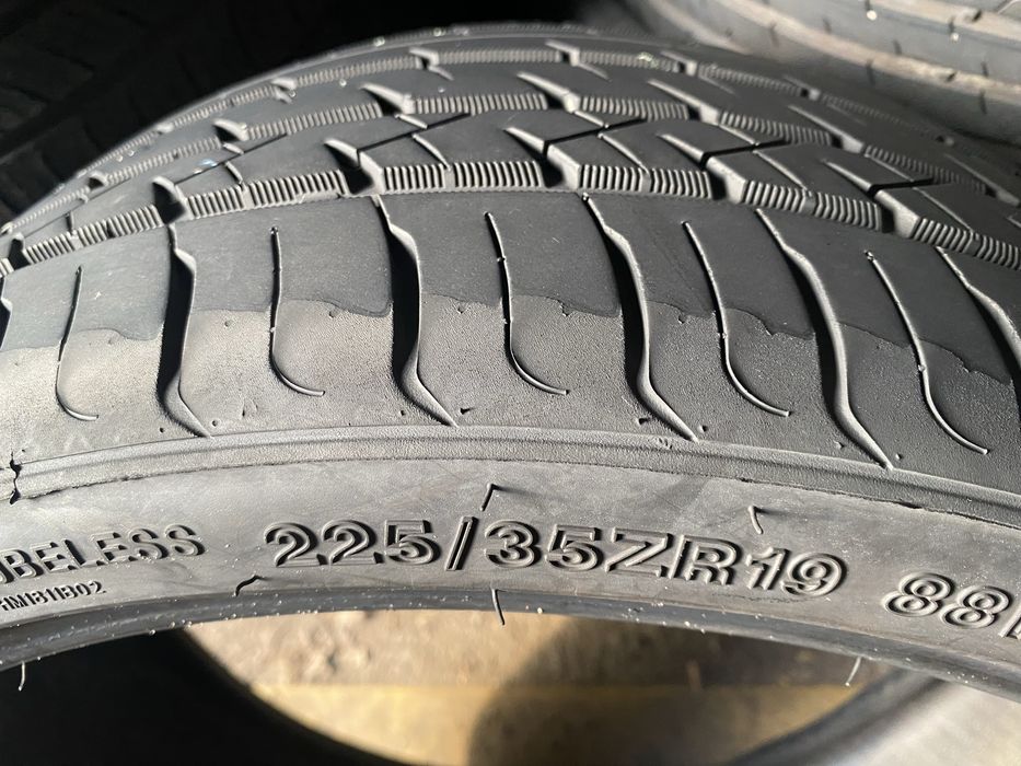 Шины 225/35/19 пара бу