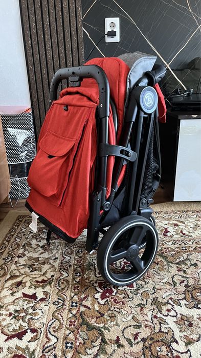 Детская коляска, зима и лето