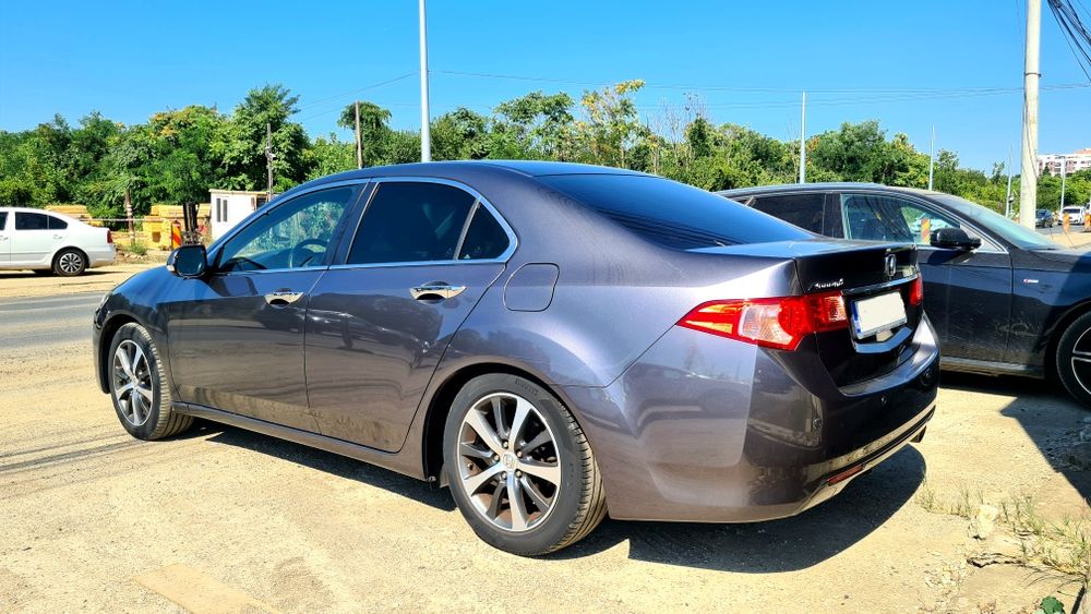 Honda Accord 2015, 2.0 MPI I-VTEC, service complet la Honda, stare perfectă.