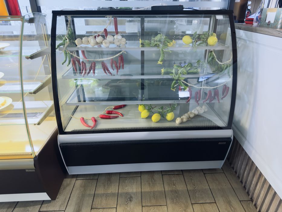 Витринный холодильник