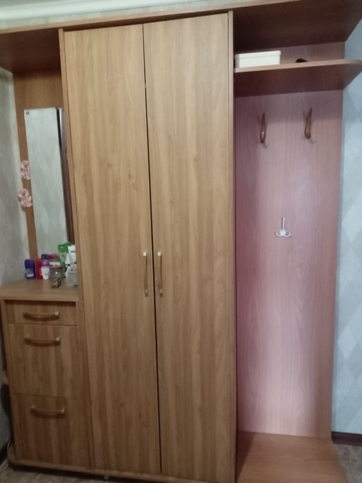 Продам прихожую недорого