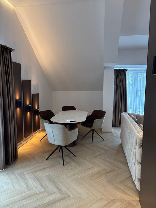 PENTHOUSE LUXURY | Jacuzzi Privat | Terasă 85 mp | Fotovoltaice | Parcare Subterană | Coresi Brașov