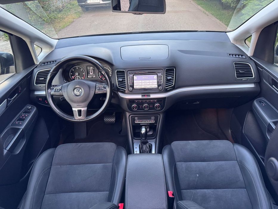 Volkswagen Sharan 2.0 TDI - DSG (automat)/7 LOCURI/Panorama/Alcantara/LED/Xenon/HIGHLINE