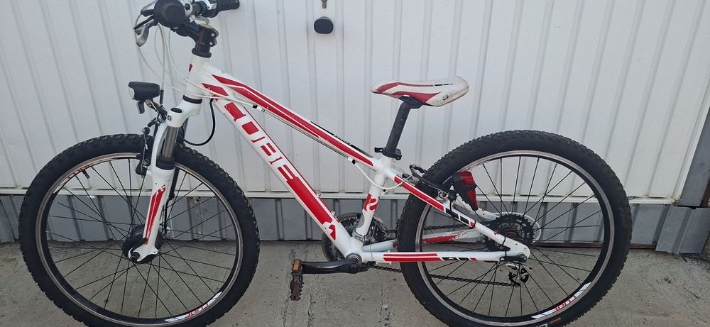 Bicicleta Cube 24", Aluminiu, Shimano, pentru copii 8-12 ani