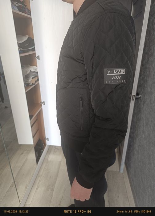 Мужской бомбер весна