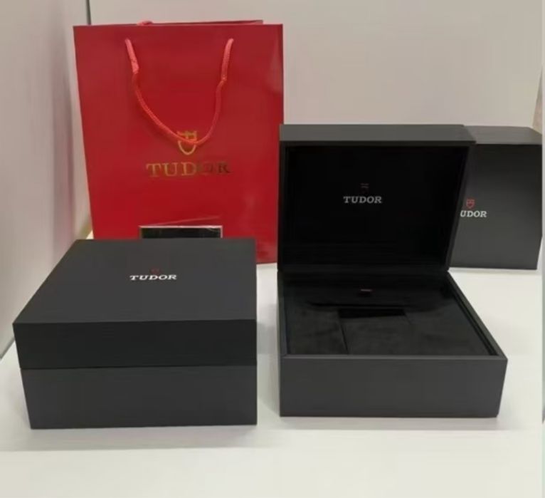 Tudor black bay Geneve