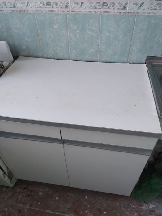 Стол рабочий кухонный