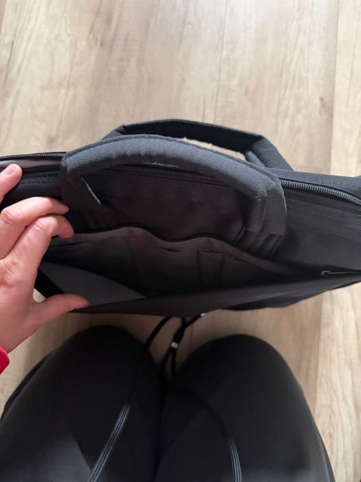 Vand geanta laptop Tucano