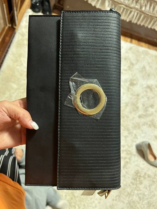 Срочно продаются клатчи